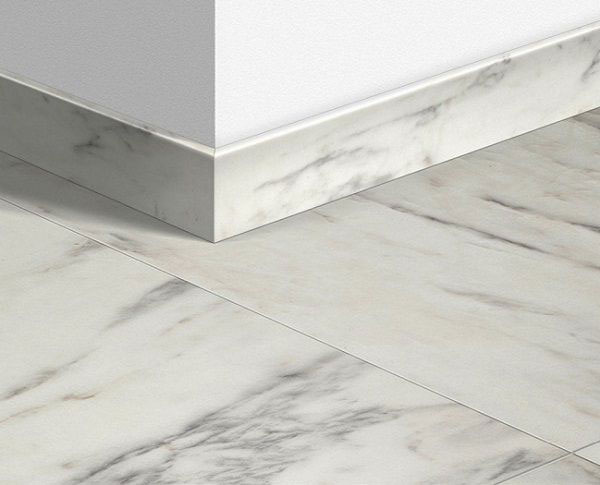 Mẫu gạch ốp chân tường vân đá tạo vẻ đẹp sang trọng, giúp mở rộng không gian