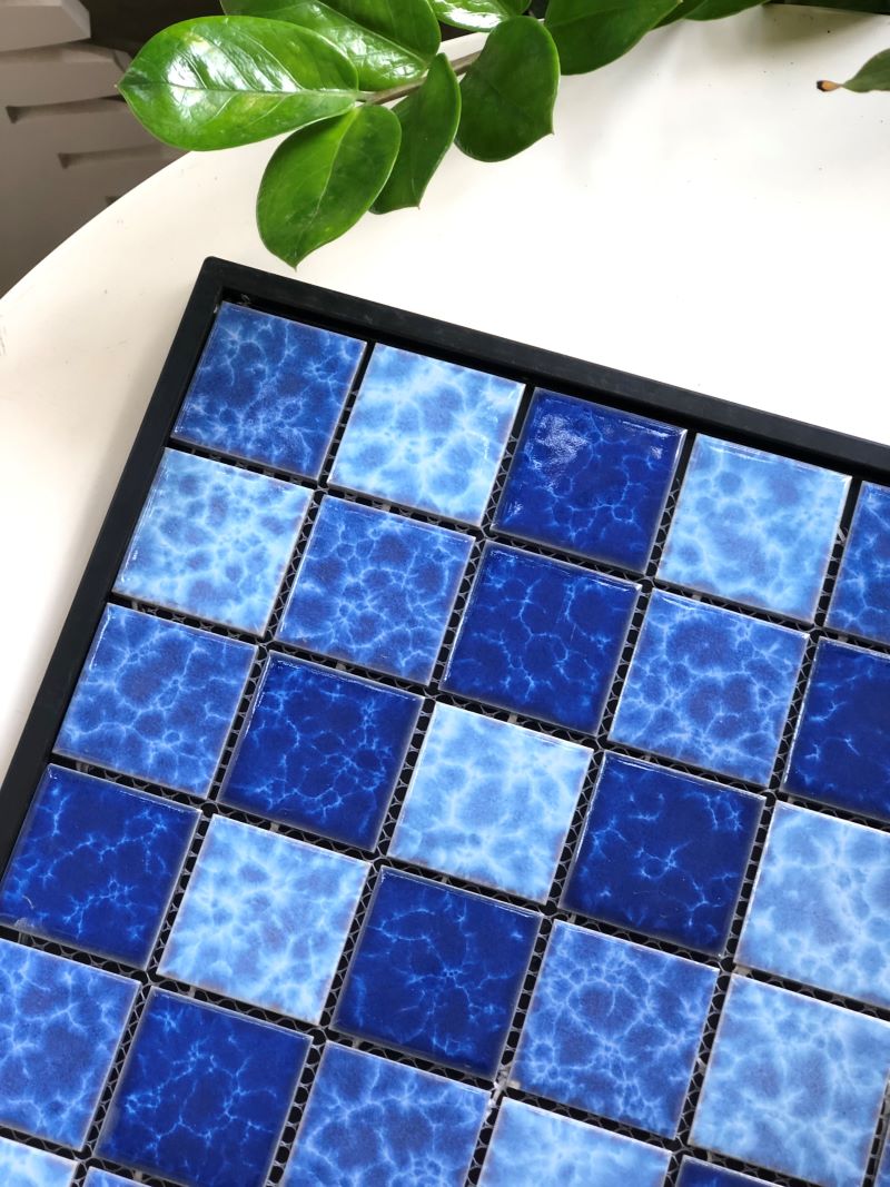 Gạch mosaic thuỷ tinh - lựa chọn gạch lát hồ bơi được ưa chuộng nhất