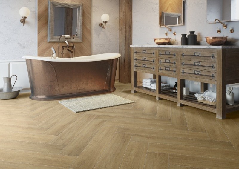 Gạch vân gỗ 15x60 Viglacera trong không gian phòng tắm phong cách cổ điển