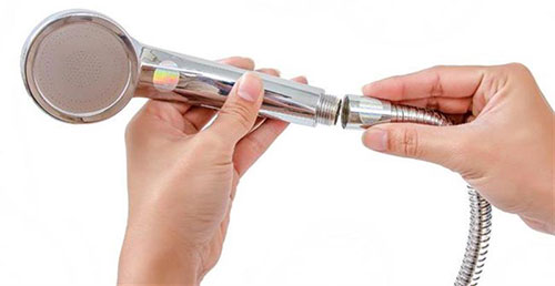 Vệ sinh bộ lọc vòi sen