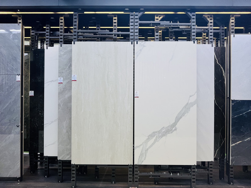 Showroom Hùng Lan cung cấp gạch lát nền nhà bếp chất lượng cao