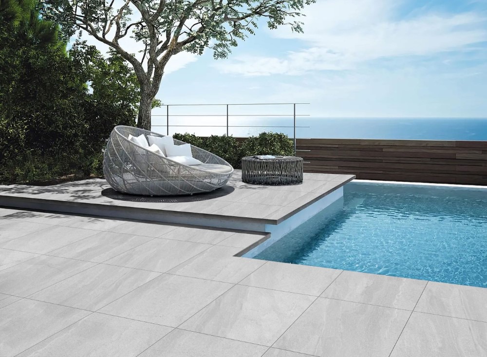 Gạch lát nền không gian sân thượng kết hợp hồi bơi