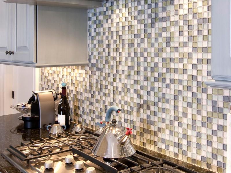 Gạch mosaic ốp tường bếp