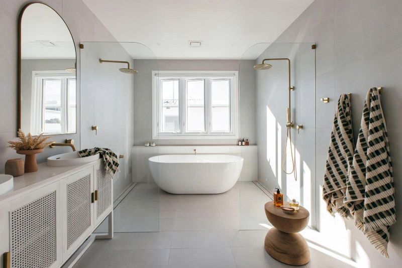 Phối cùng màu gạch giúp không gian rộng rãi, tinh tế hơn