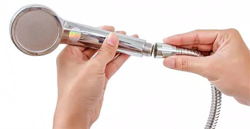 Hướng dẫn các cách tăng áp lực nước cho vòi sen chảy mạnh mẽ đơn giản, hiệu quả