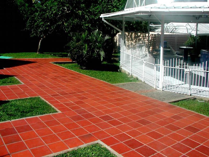 gạch đỏ lát sân 50x50 